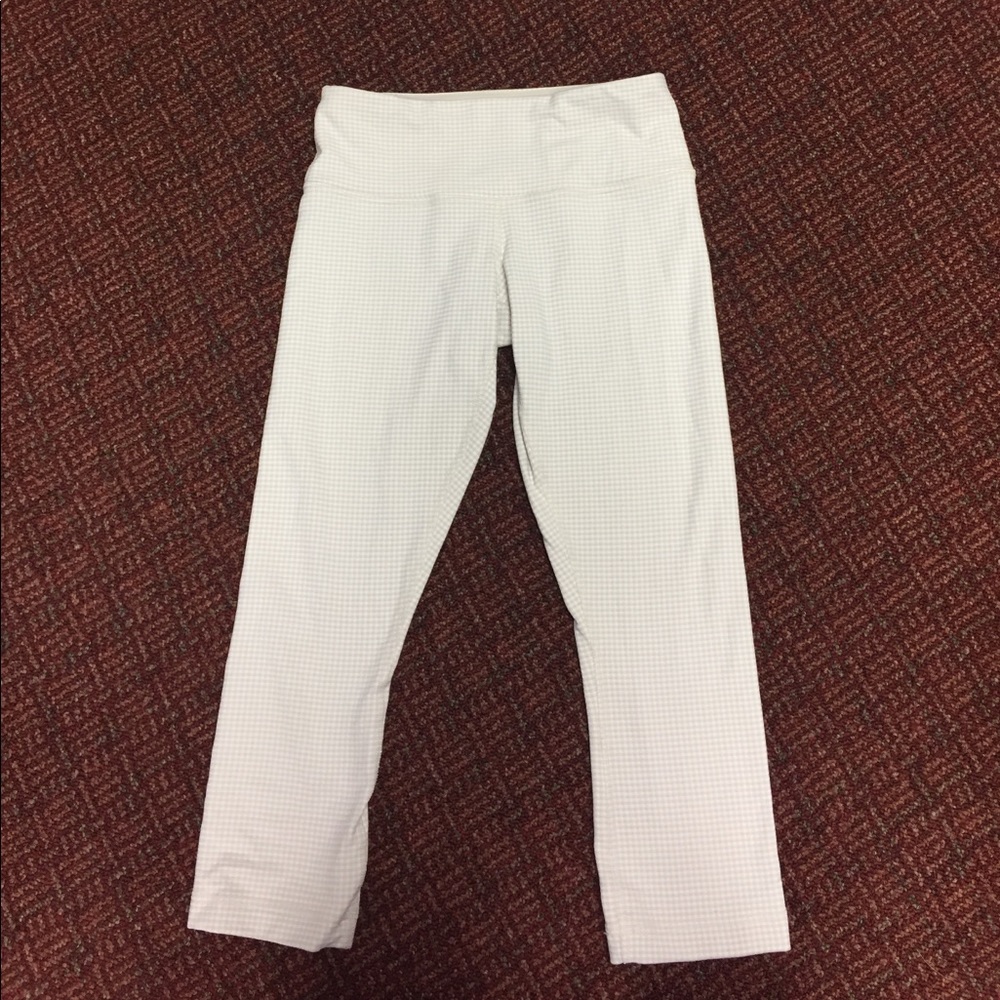 Lululemon cropped white gingham wonder und…